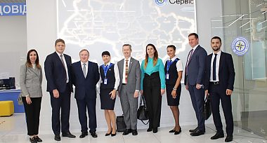 Робочий візит експертів Паспортної Служби Її Королівської Величності
